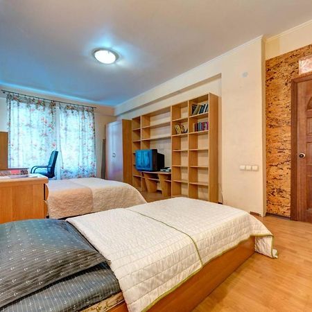 Three-Room Apartment Near Ocean Plaza Kiev Exterior foto